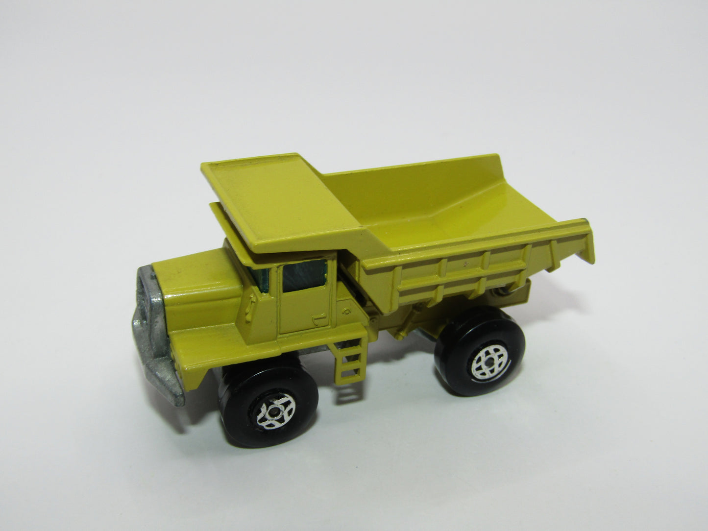 Matchbox Superfast 28A Mack Dump Truck Spiro Wheels Open Steps