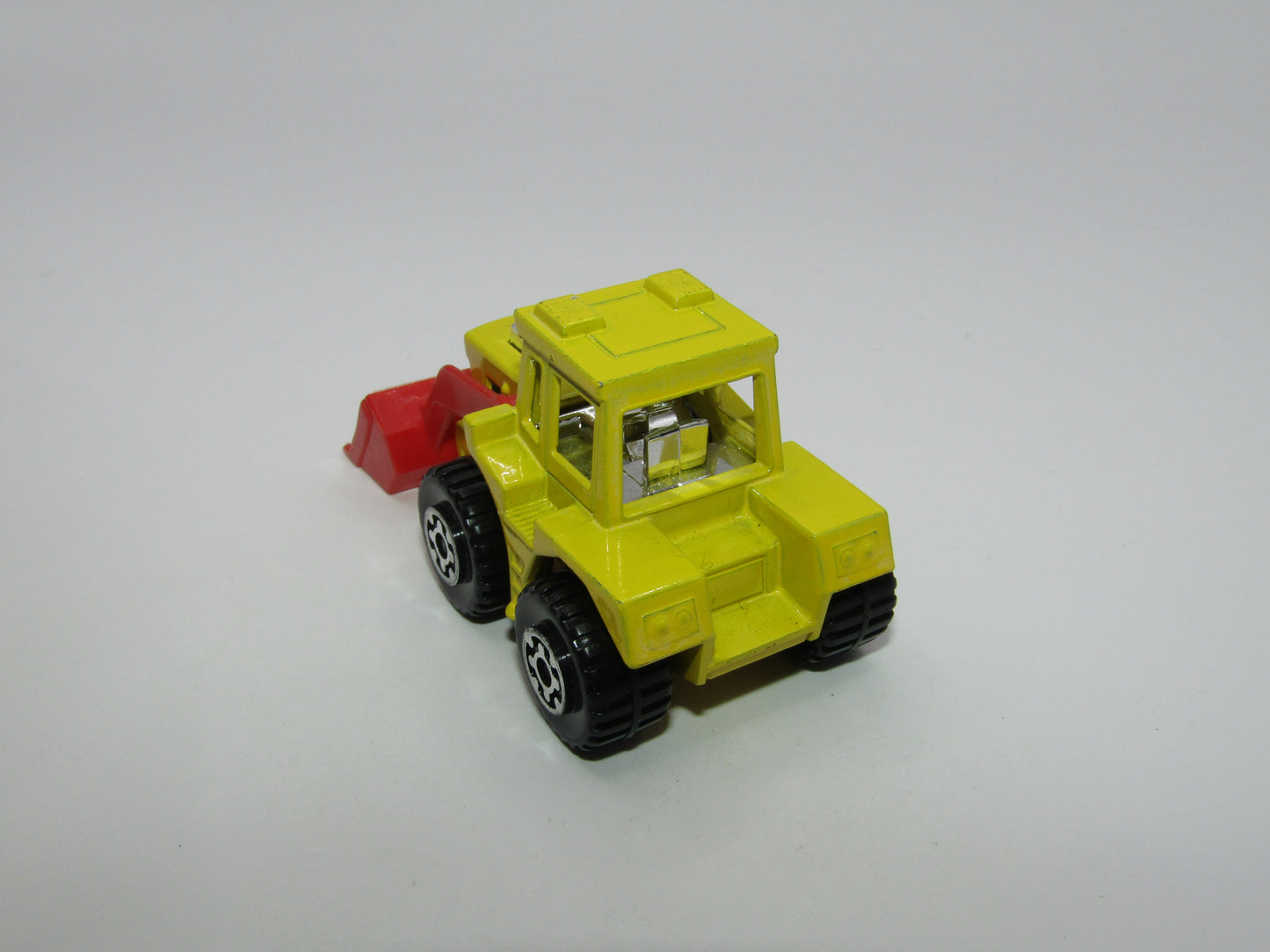 Matchbox Superfast 29C Tractor Shovel Lemon body, Chrome Interior