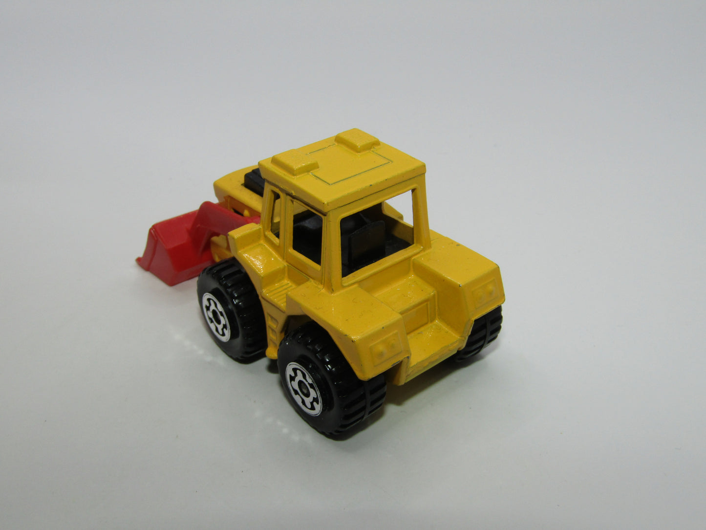 Matchbox Superfast 29C Tractor Shovel Dark Yellow Body Red Shovel