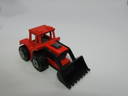 Matchbox Superfast 29C Tractor Shovel Red, Black Shovel, Silver Grey Interior