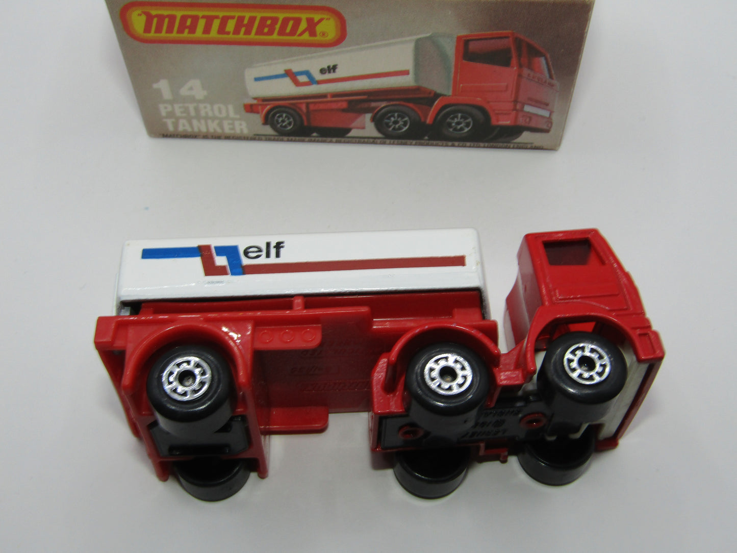 Matchbox Superfast 14D Leyland Articulated Tanker BROWN STRIPE Tampo