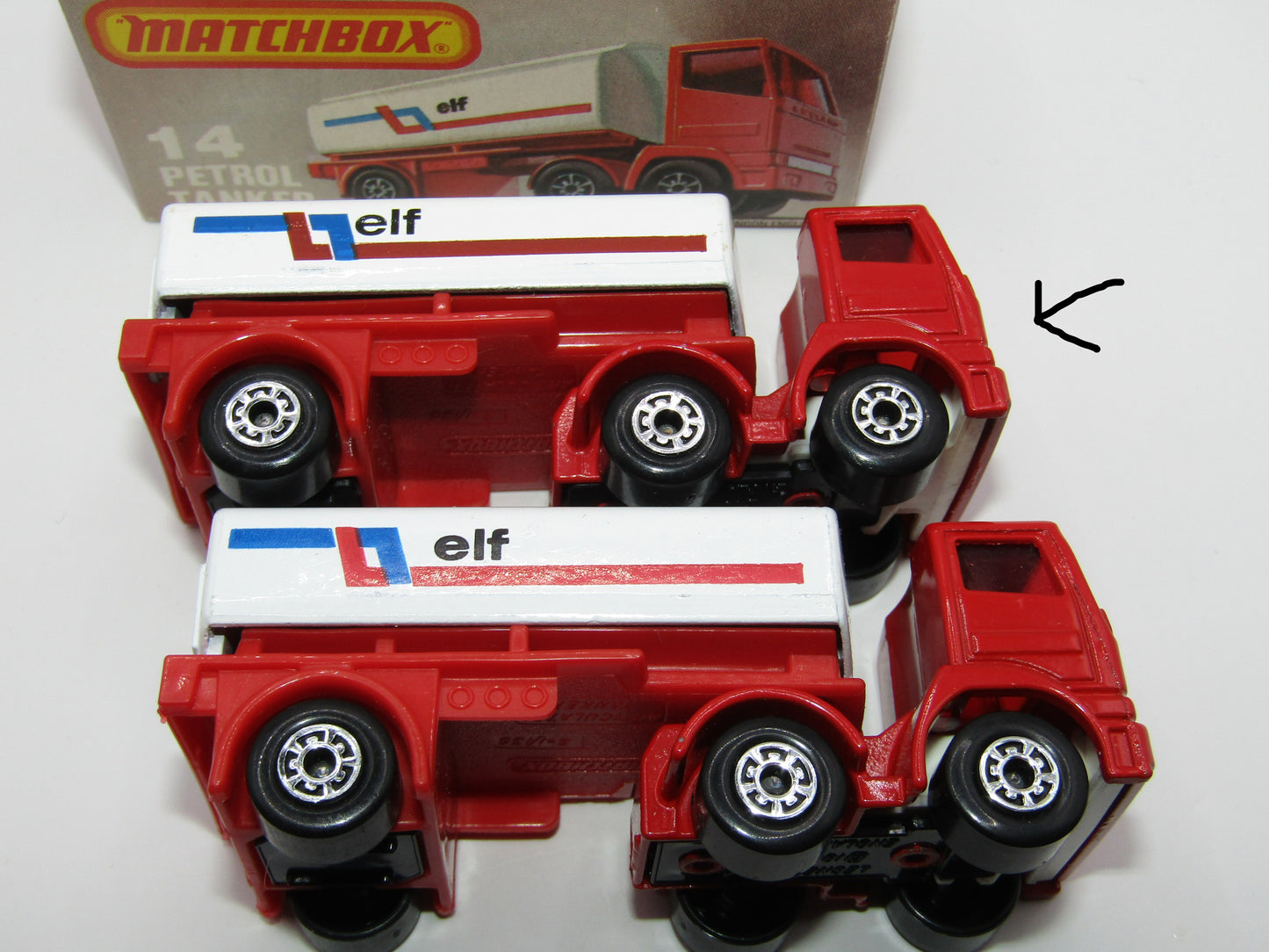 Matchbox Superfast 14D Leyland Articulated Tanker BROWN STRIPE Tampo