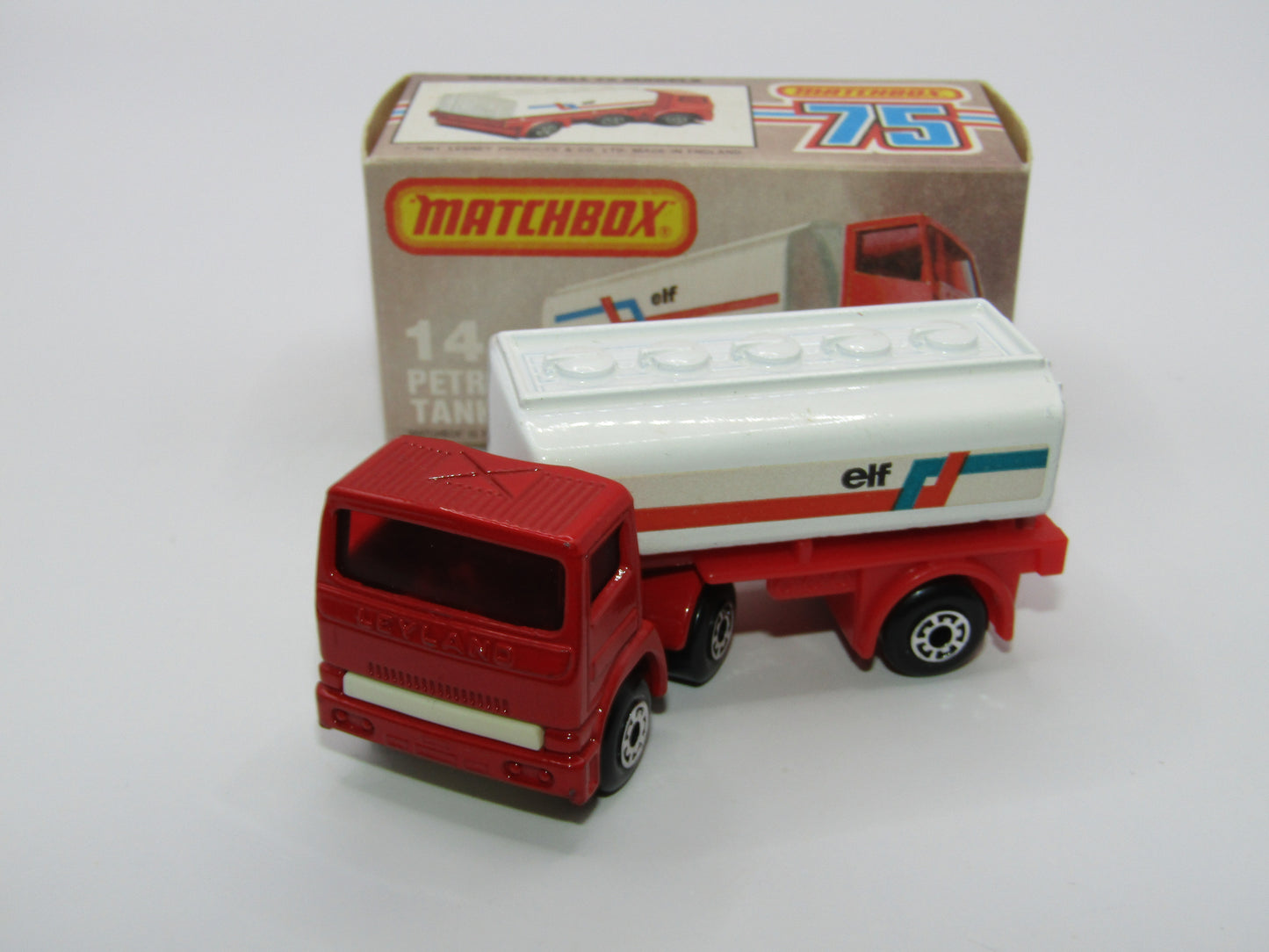 Matchbox Superfast 14D Leyland Articulated Tanker CREAM No 30 Base