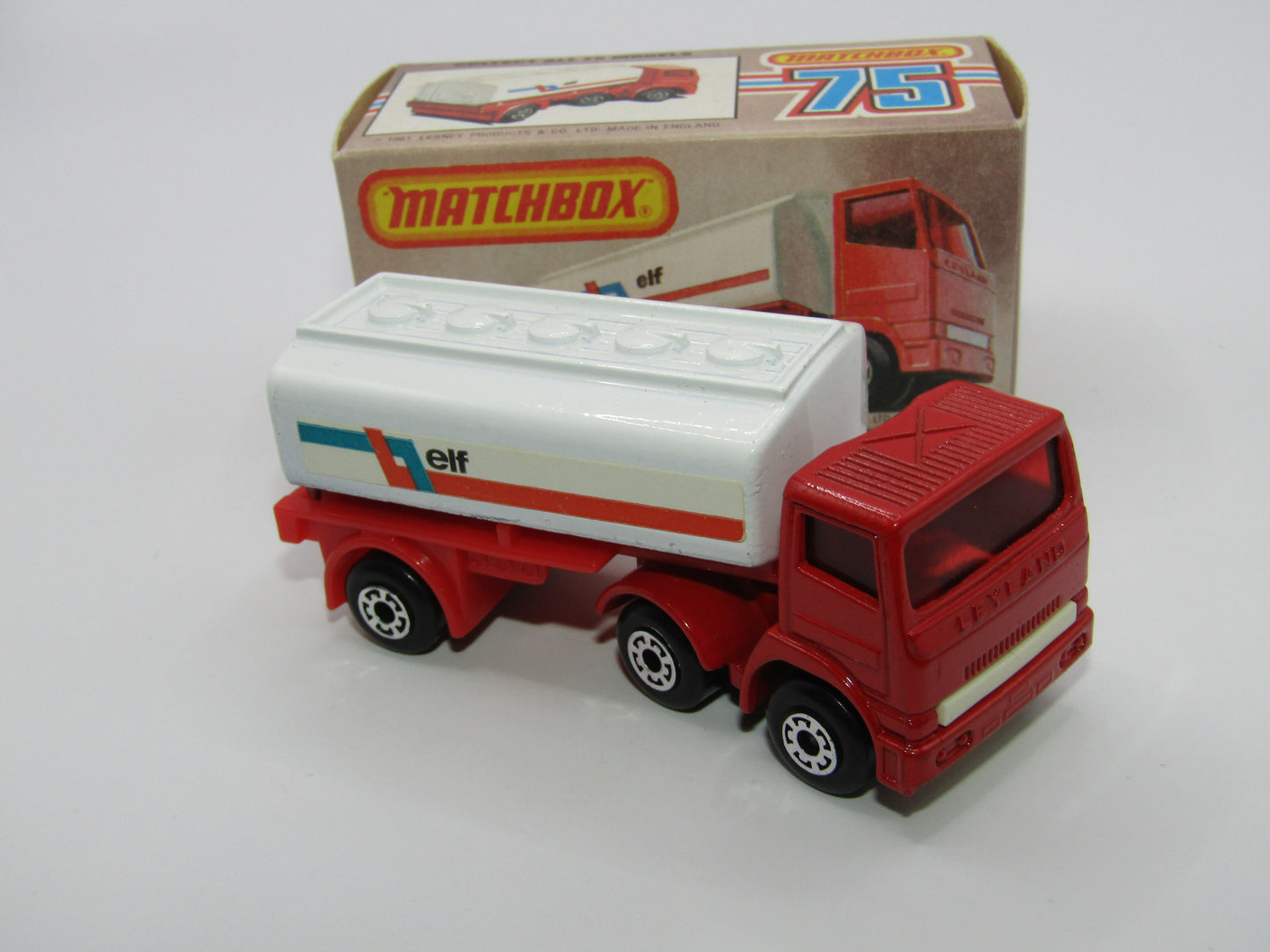 Matchbox Superfast 14D Leyland Articulated Tanker CREAM No 30 Base
