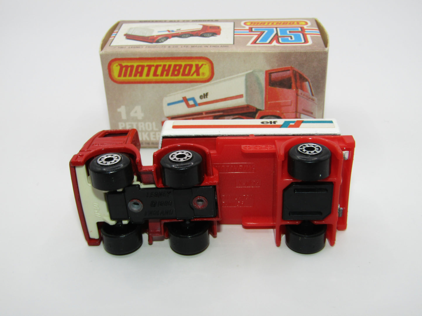 Matchbox Superfast 14D Leyland Articulated Tanker CREAM No 30 Base