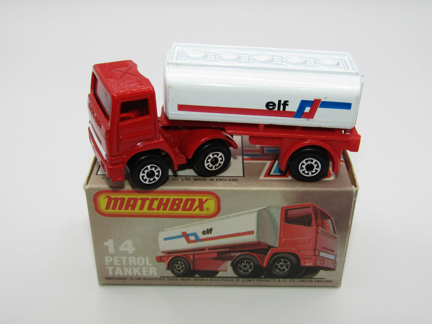 Matchbox Superfast 14D Leyland Articulated Tanker Dark Blue & Red Tampo