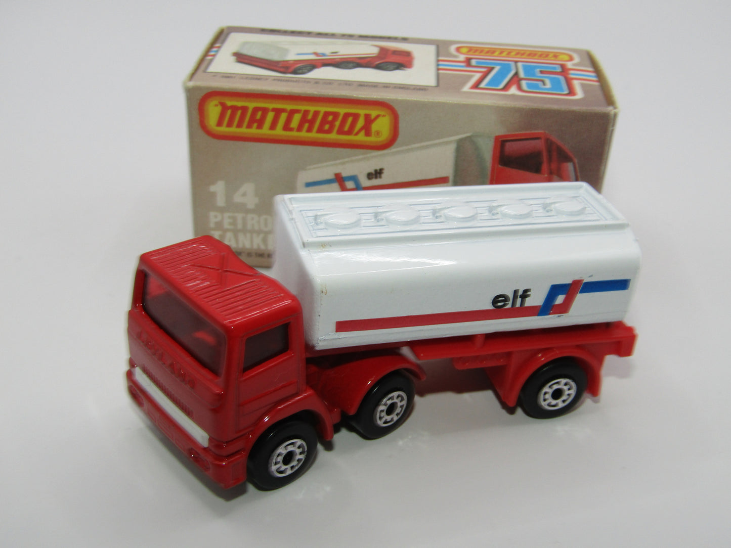 Matchbox Superfast 14D Leyland Articulated Tanker Dark Blue & Red Tampo