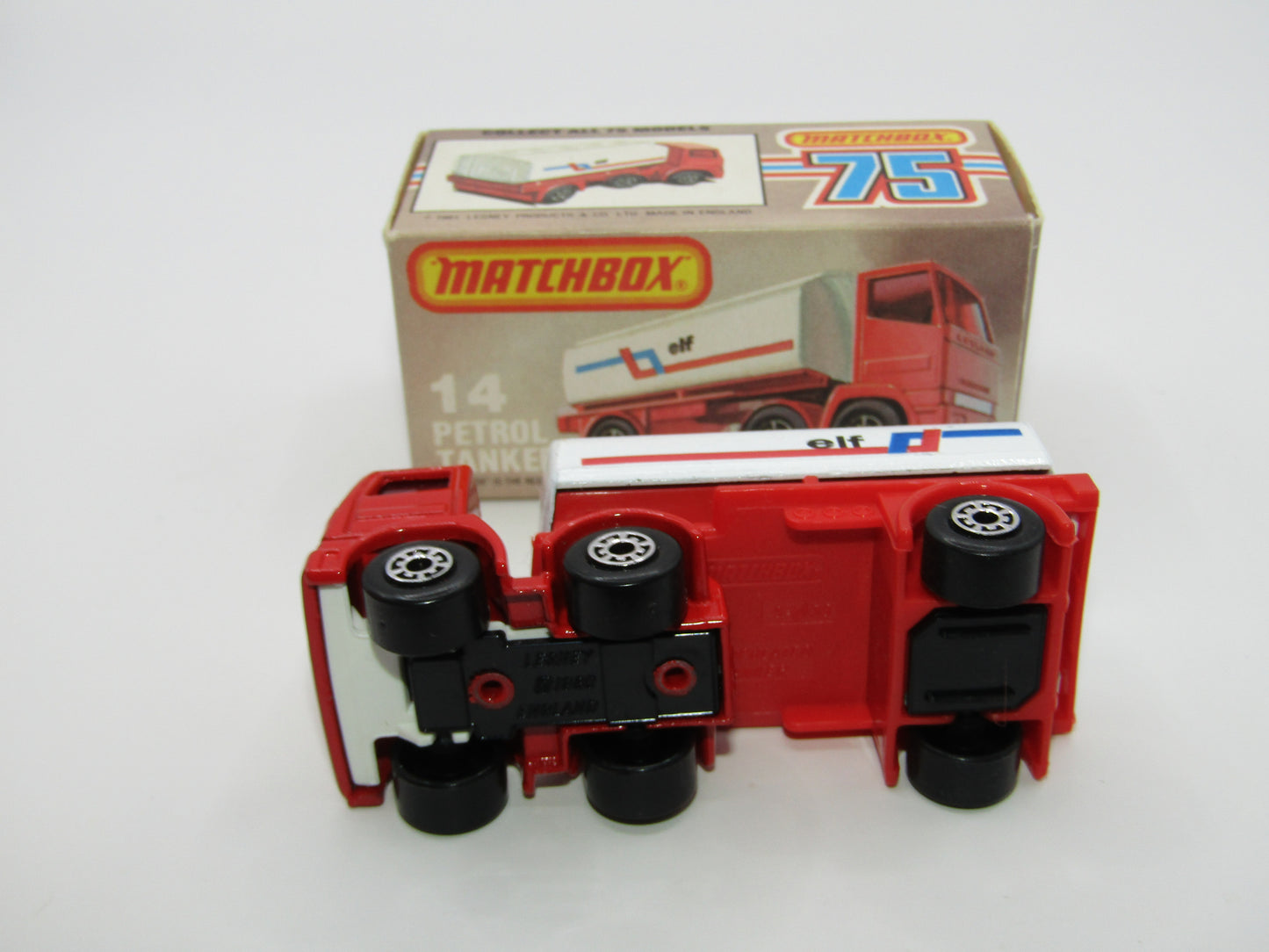 Matchbox Superfast 14D Leyland Articulated Tanker Dark Blue & Red Tampo