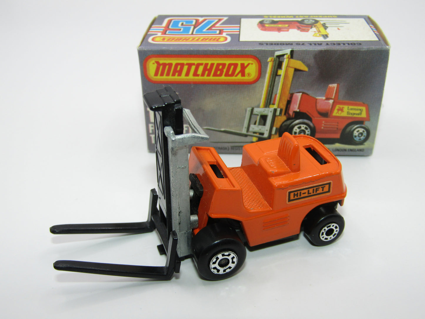 Matchbox Superfast 15B Fork Lift Truck 5 CROWN Front Wheels Charcoal Base