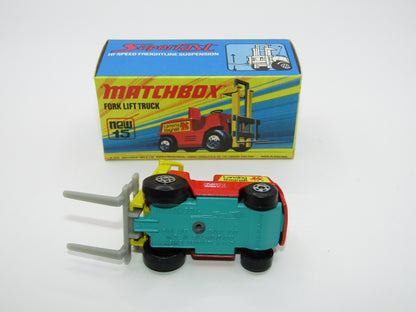 Matchbox Superfast 15B Fork Lift Truck Red SEA GREEN Base