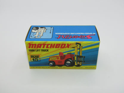 Matchbox Superfast 15B Fork Lift Truck Red SEA GREEN Base