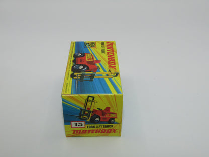 Matchbox Superfast 15B Fork Lift Truck Red SEA GREEN Base