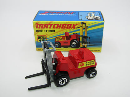 Matchbox Superfast 15B Fork Lift Truck Red BLACK Forks, Unpainted Base