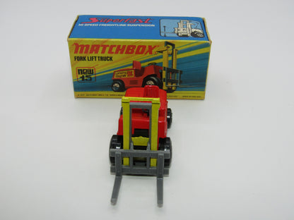 Matchbox Superfast 15B Fork Lift Truck Spriro Front, DOT DASH Rear Wheels