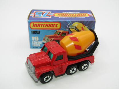 Matchbox Superfast No 19C Cement Truck - SILVER PAINTED Base