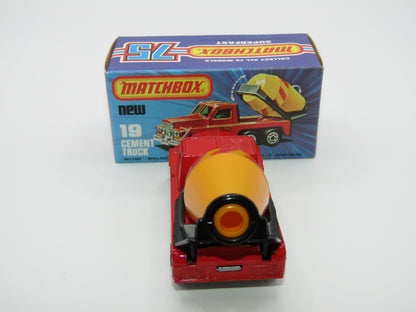 Matchbox Superfast No 19C Cement Truck - SILVER PAINTED Base