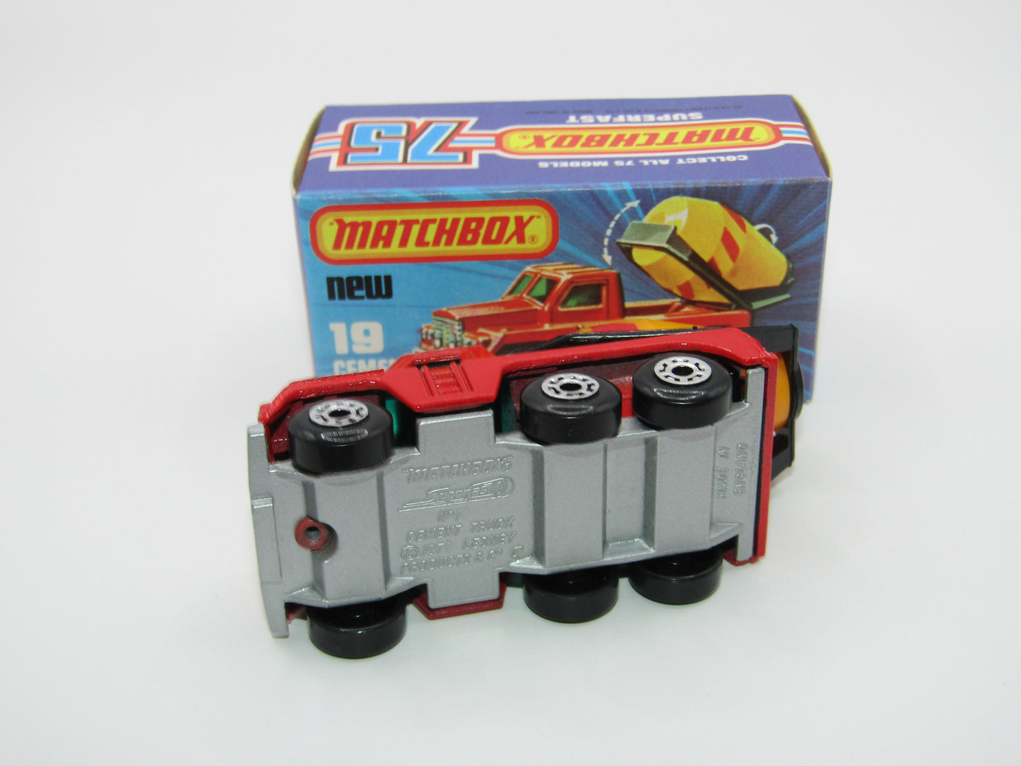 Matchbox Superfast No 19C Cement Truck - SILVER PAINTED Base