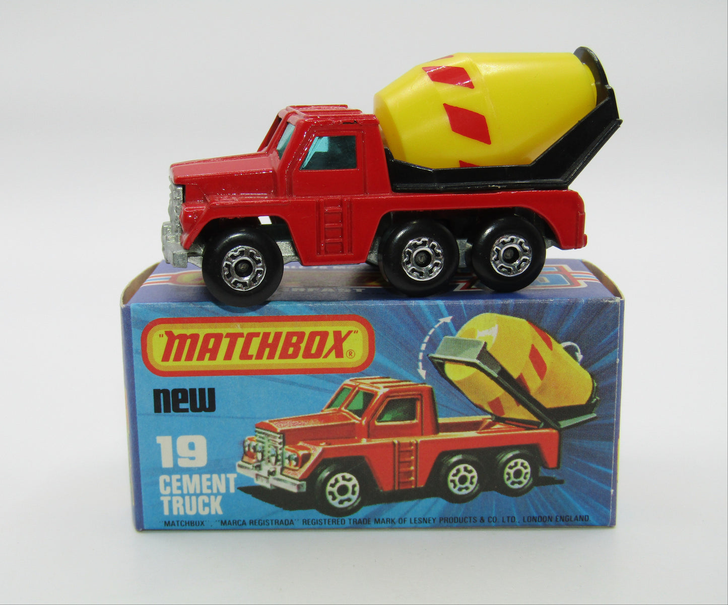 Matchbox Superfast No 19C Cement Truck - BLUE WINDOWS Lemon Barrel