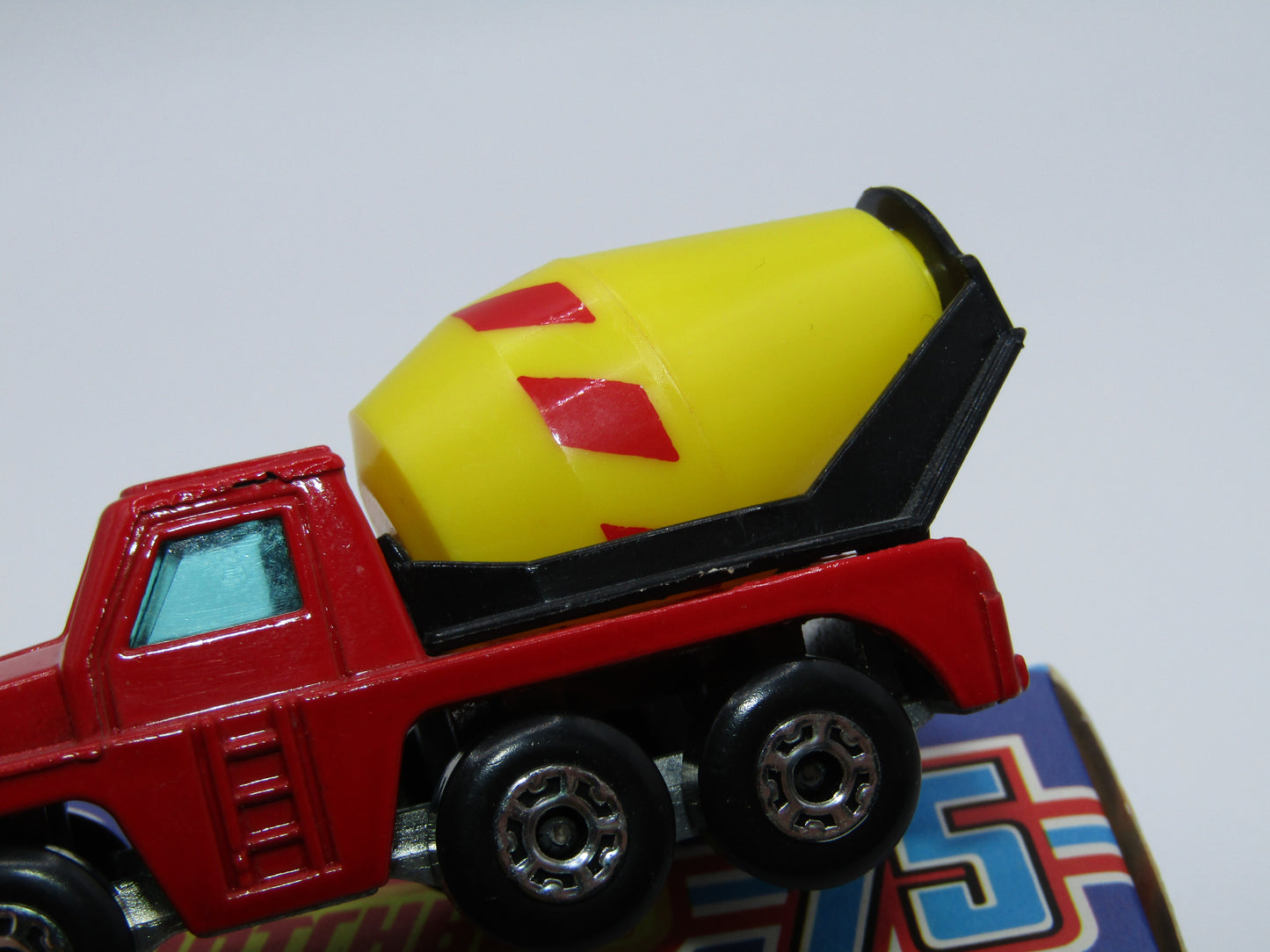 Matchbox Superfast No 19C Cement Truck - BLUE WINDOWS Lemon Barrel