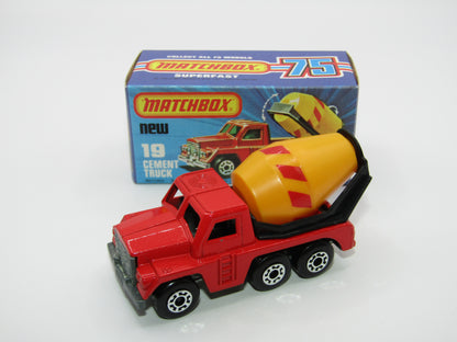 Matchbox Superfast No 19C Cement Truck - NO WINDOWS Fitted