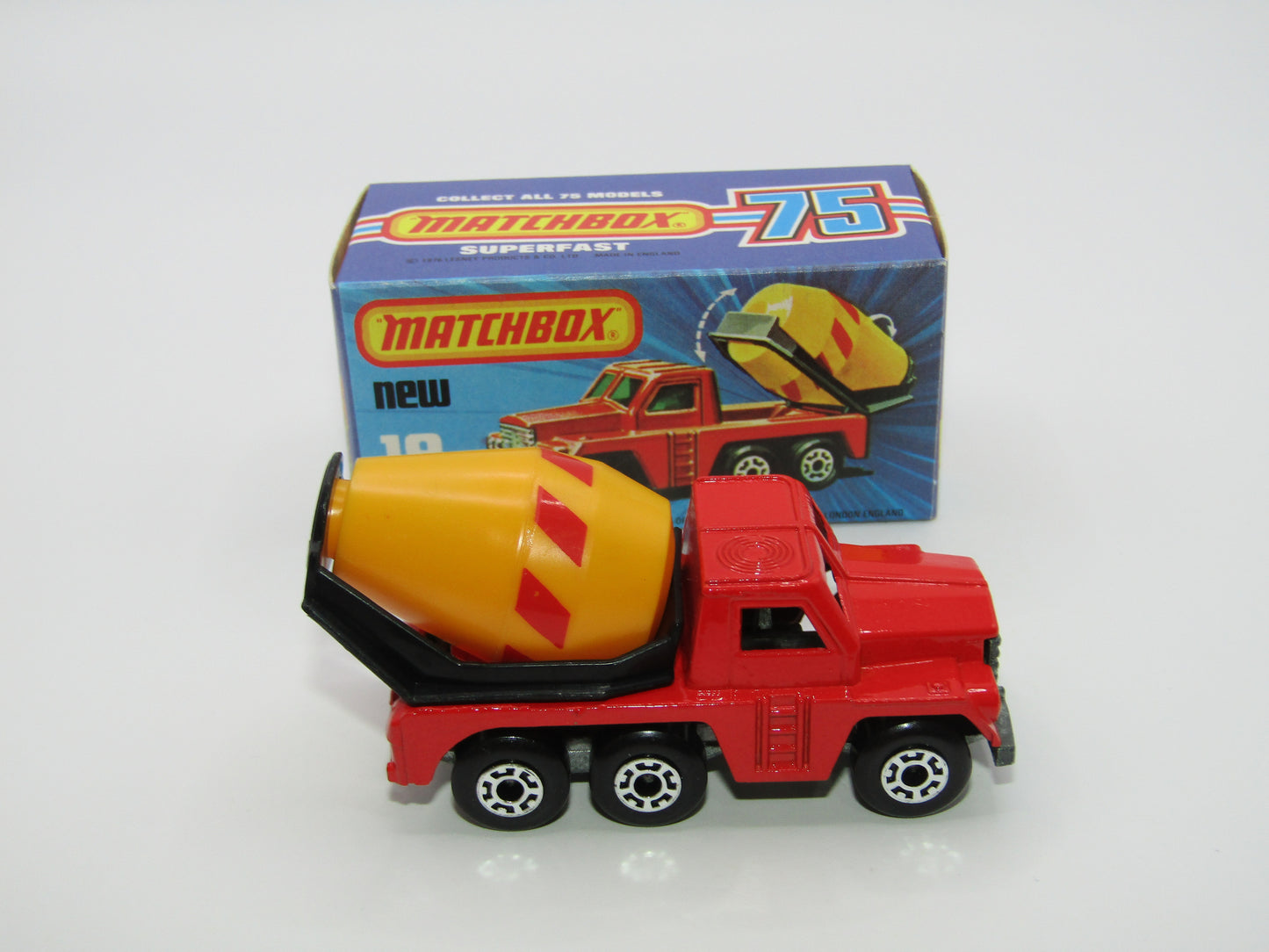 Matchbox Superfast No 19C Cement Truck - NO WINDOWS Fitted