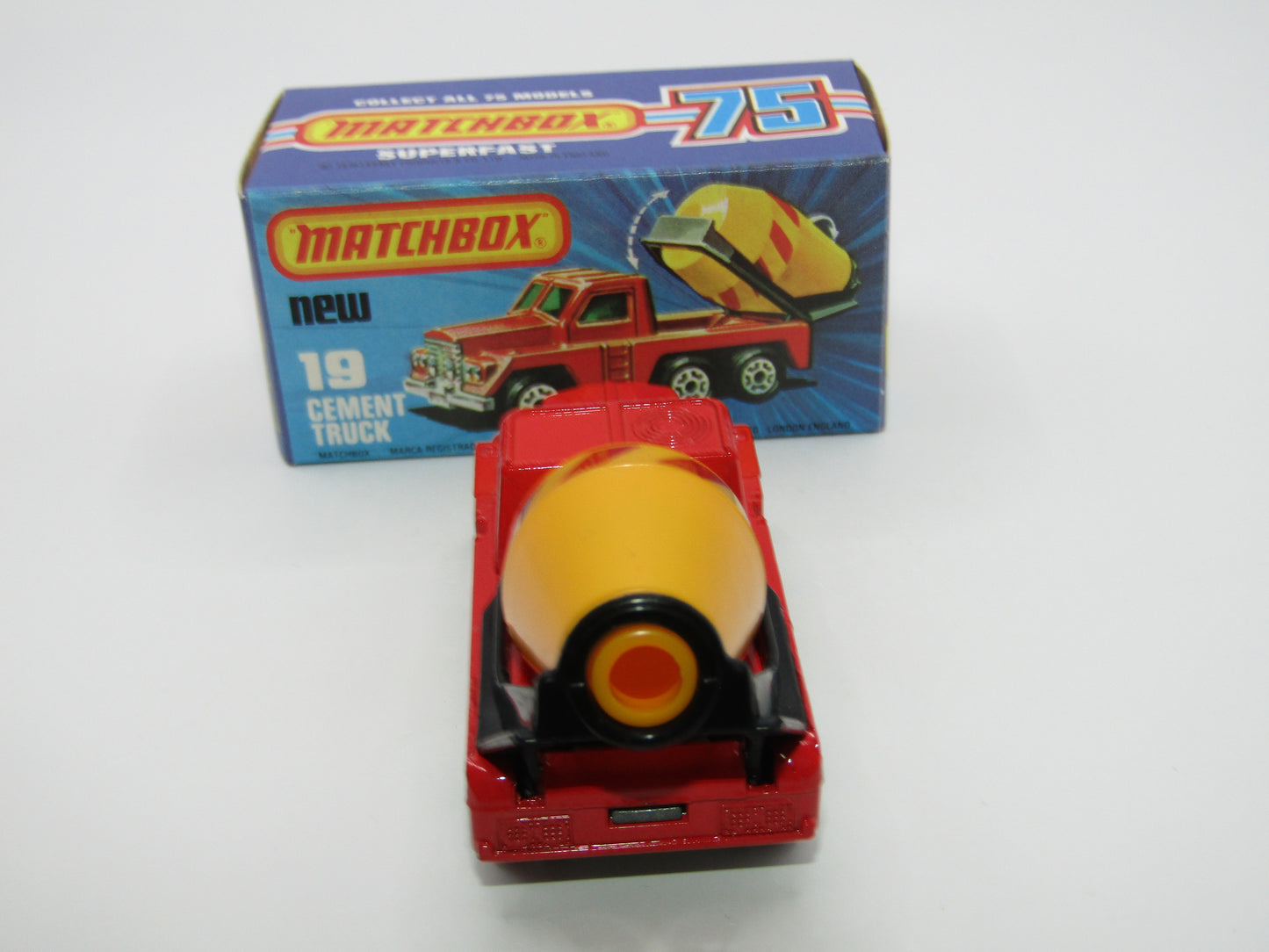 Matchbox Superfast No 19C Cement Truck - NO WINDOWS Fitted