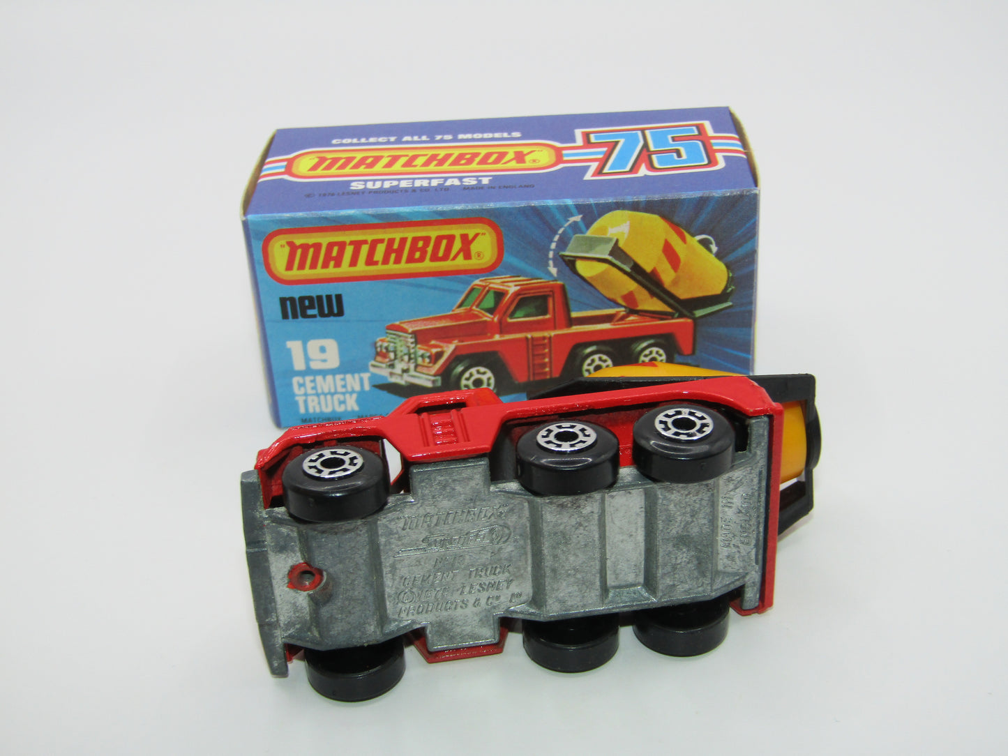 Matchbox Superfast No 19C Cement Truck - NO WINDOWS Fitted