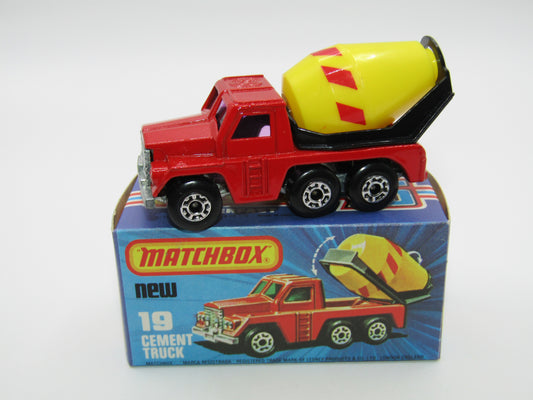 Matchbox Superfast No 19C Cement Truck PURPLE Windows LEMON Barrel