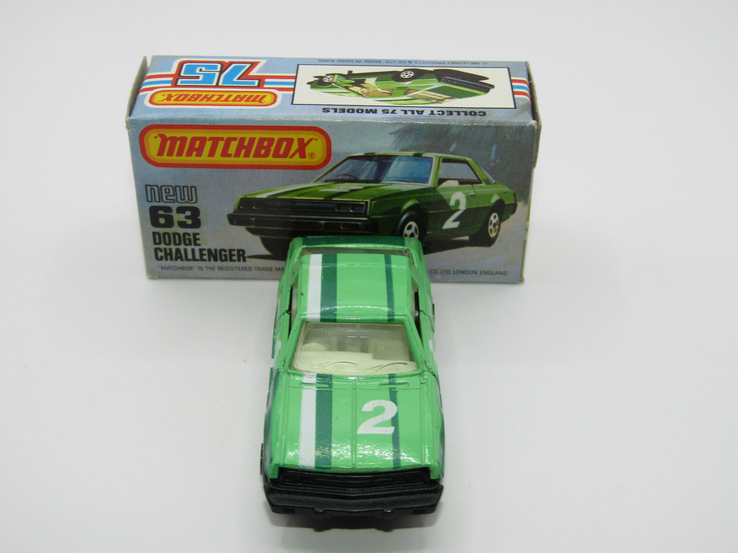 Matchbox Superfast No 63D Dodge Challenger, WHITE Interior, MALTESE Cross Wheels , USA Picture Box
