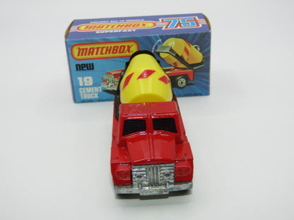 Matchbox Superfast No 19C Cement Truck PURPLE Windows LEMON Barrel