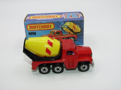 Matchbox Superfast No 19C Cement Truck PURPLE Windows LEMON Barrel