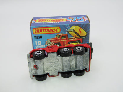 Matchbox Superfast No 19C Cement Truck PURPLE Windows LEMON Barrel