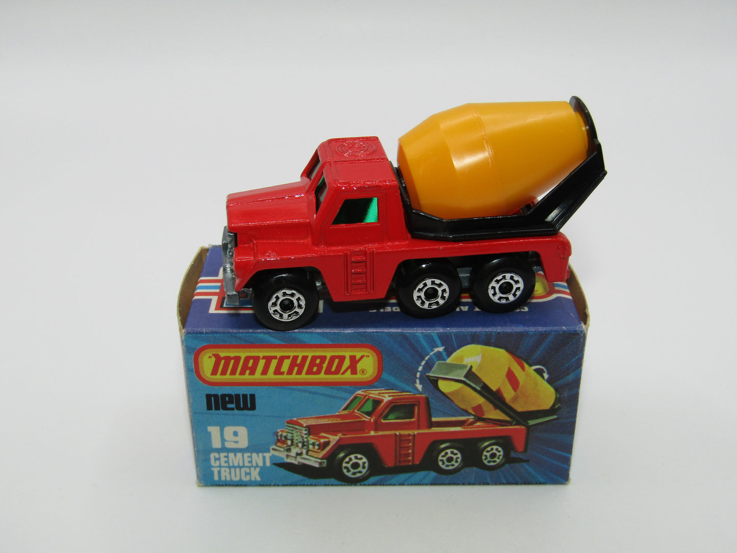 Matchbox Superfast No 19C Cement Truck Plain Barrel - No Stripes
