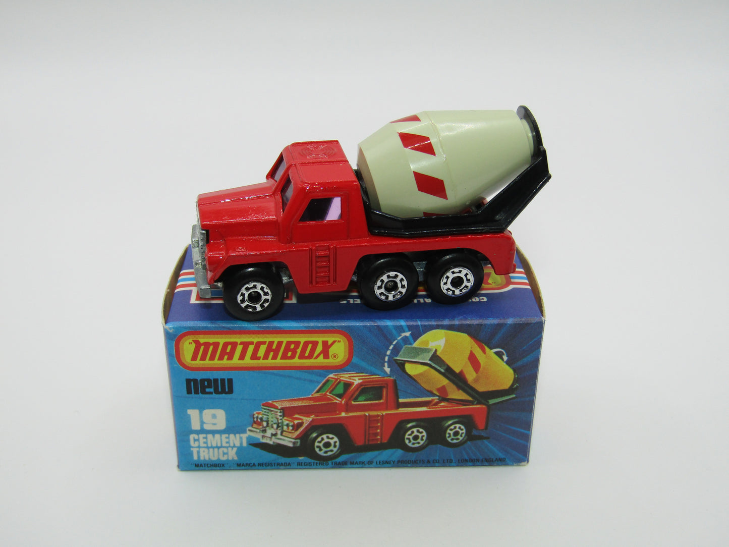 Matchbox Superfast No 19C Cement Truck PURPLE Windows GREY Barrel