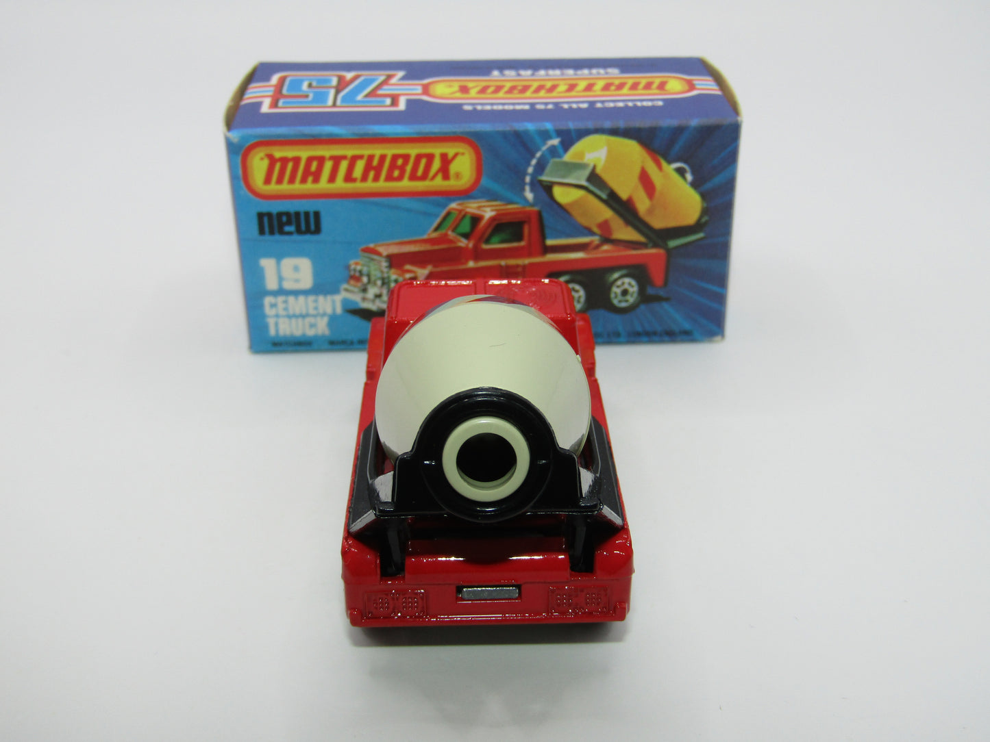 Matchbox Superfast No 19C Cement Truck PURPLE Windows GREY Barrel