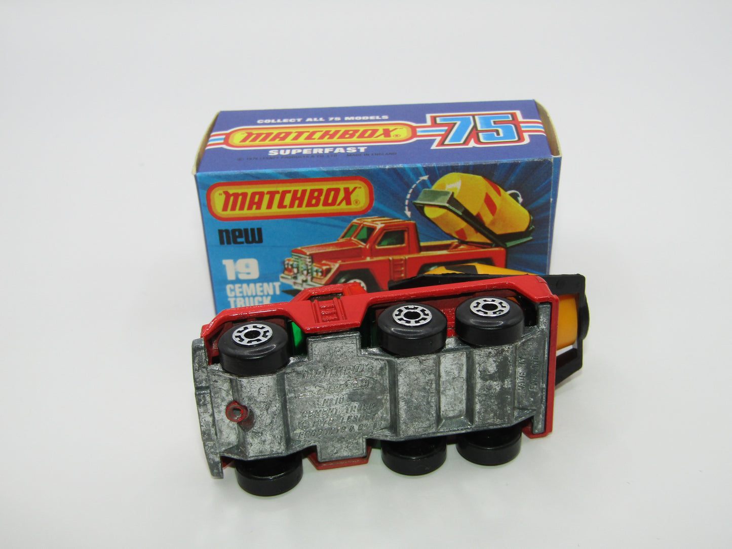 Matchbox Superfast No 19C Cement Truck Red BLACK Stripes on Barrel