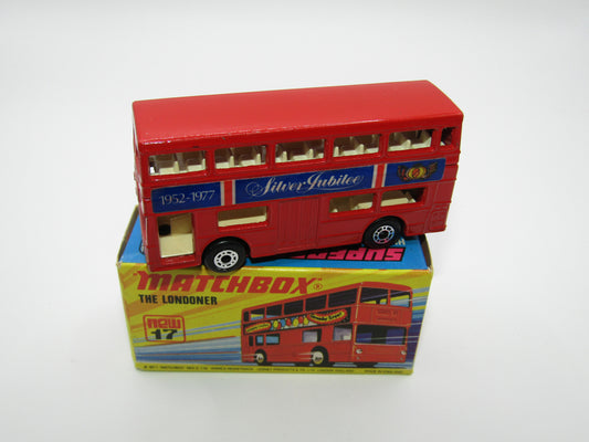 Matchbox Superfast No 17B The Londoner, RED Silver Jubilee, LIGHT YELLOW Interior, Dot Dash Wheels, BLACK PLASTIC BASE