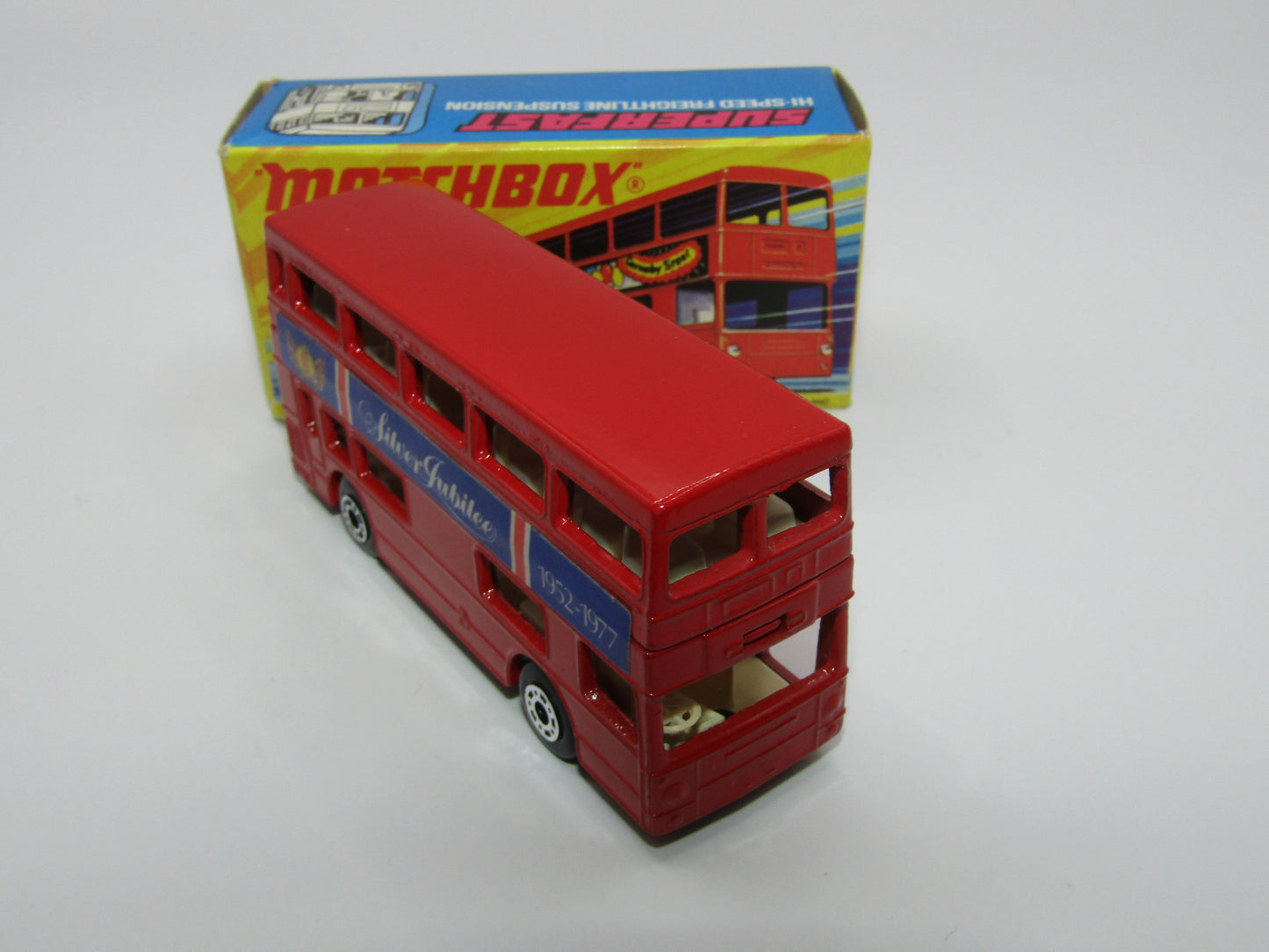 Matchbox Superfast No 17B The Londoner, RED Silver Jubilee, LIGHT YELLOW Interior, Dot Dash Wheels, BLACK PLASTIC BASE