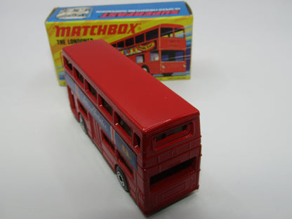 Matchbox Superfast No 17B The Londoner, RED Silver Jubilee, LIGHT YELLOW Interior, Dot Dash Wheels, BLACK PLASTIC BASE