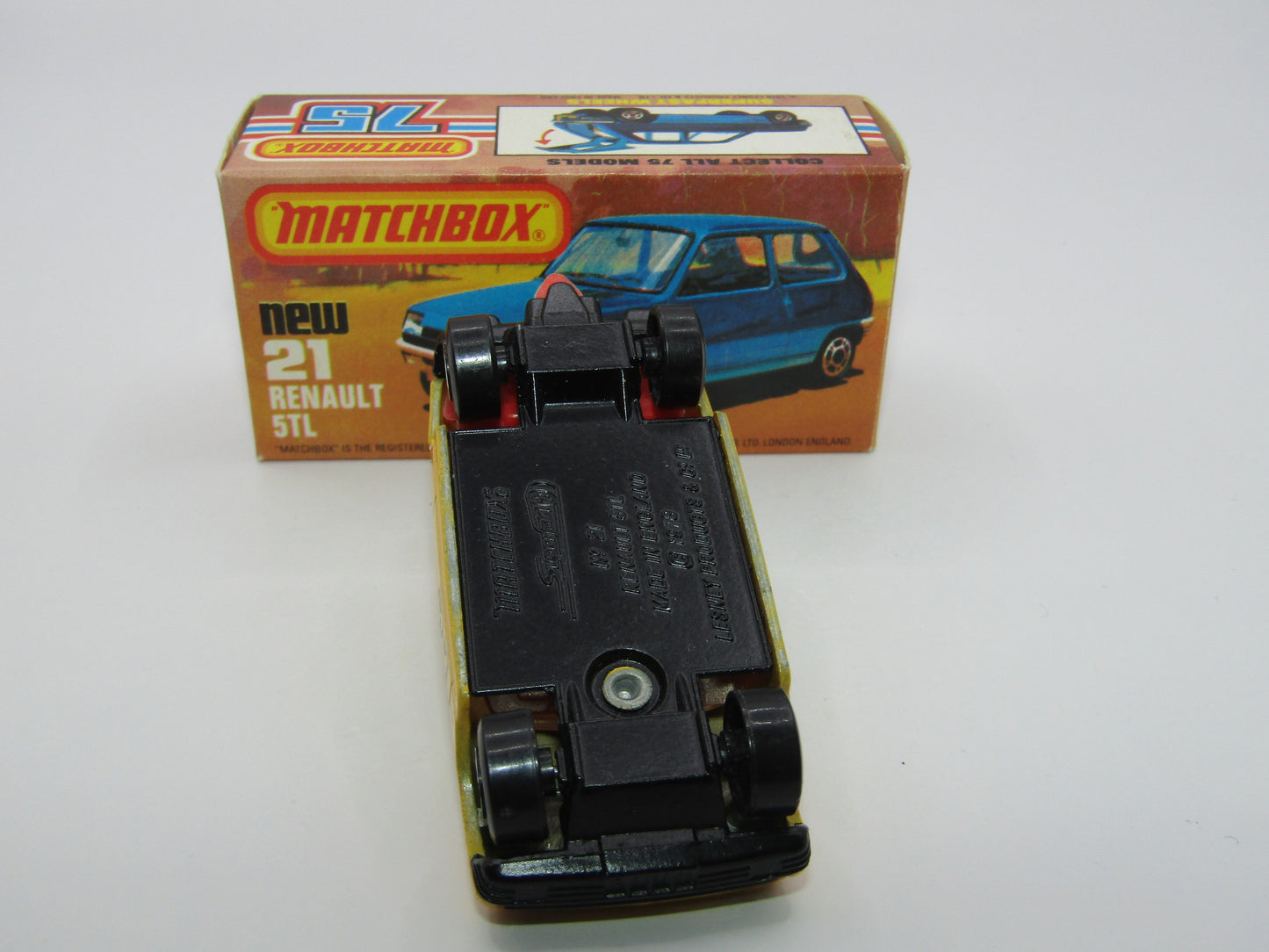 Matchbox Superfast No 21C Renault 5TL Yellow RED Interior BLACK Base