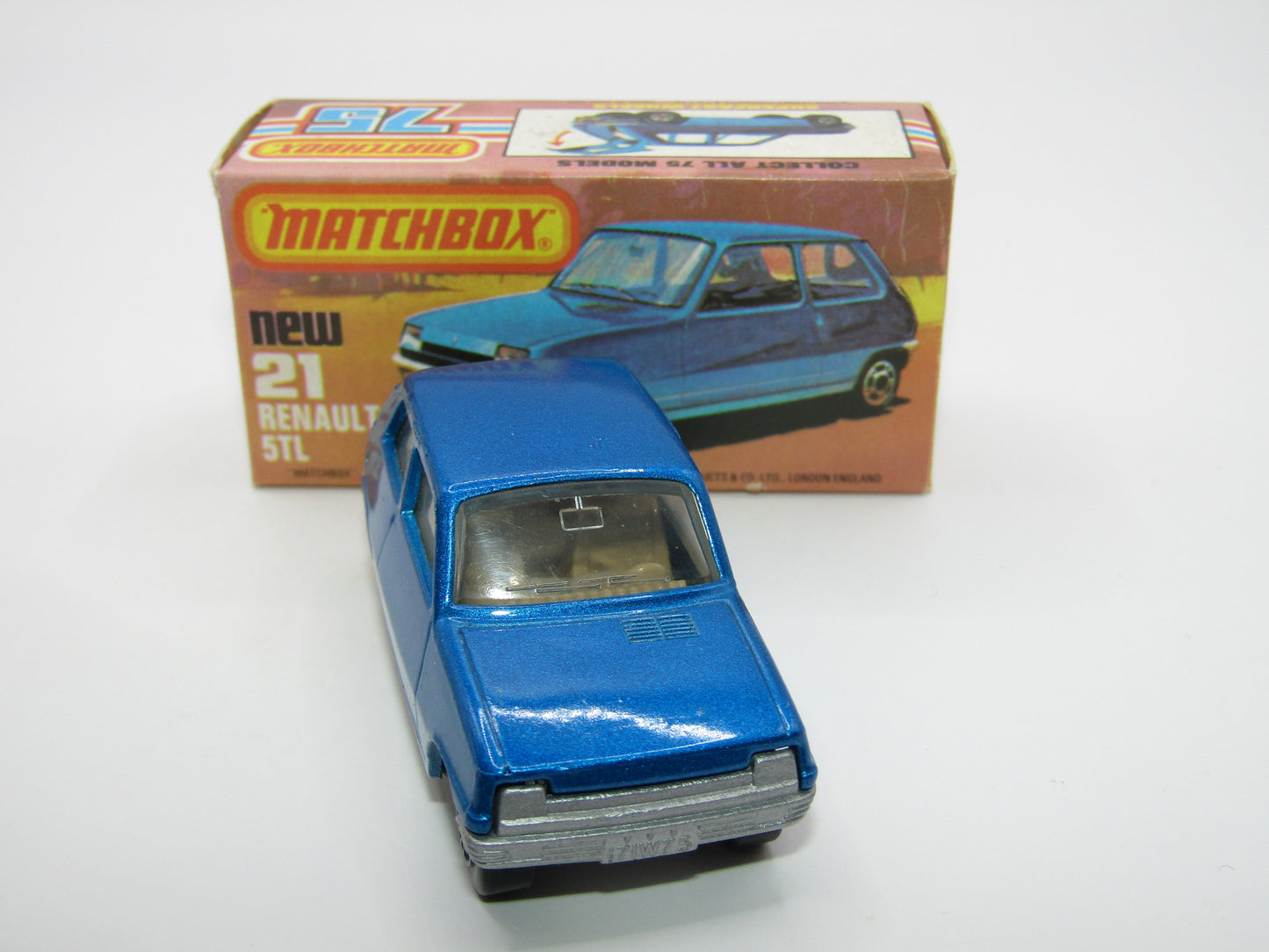 Matchbox Superfast No 21C Renault 5TL Blue BLACK HUBS Silver Base