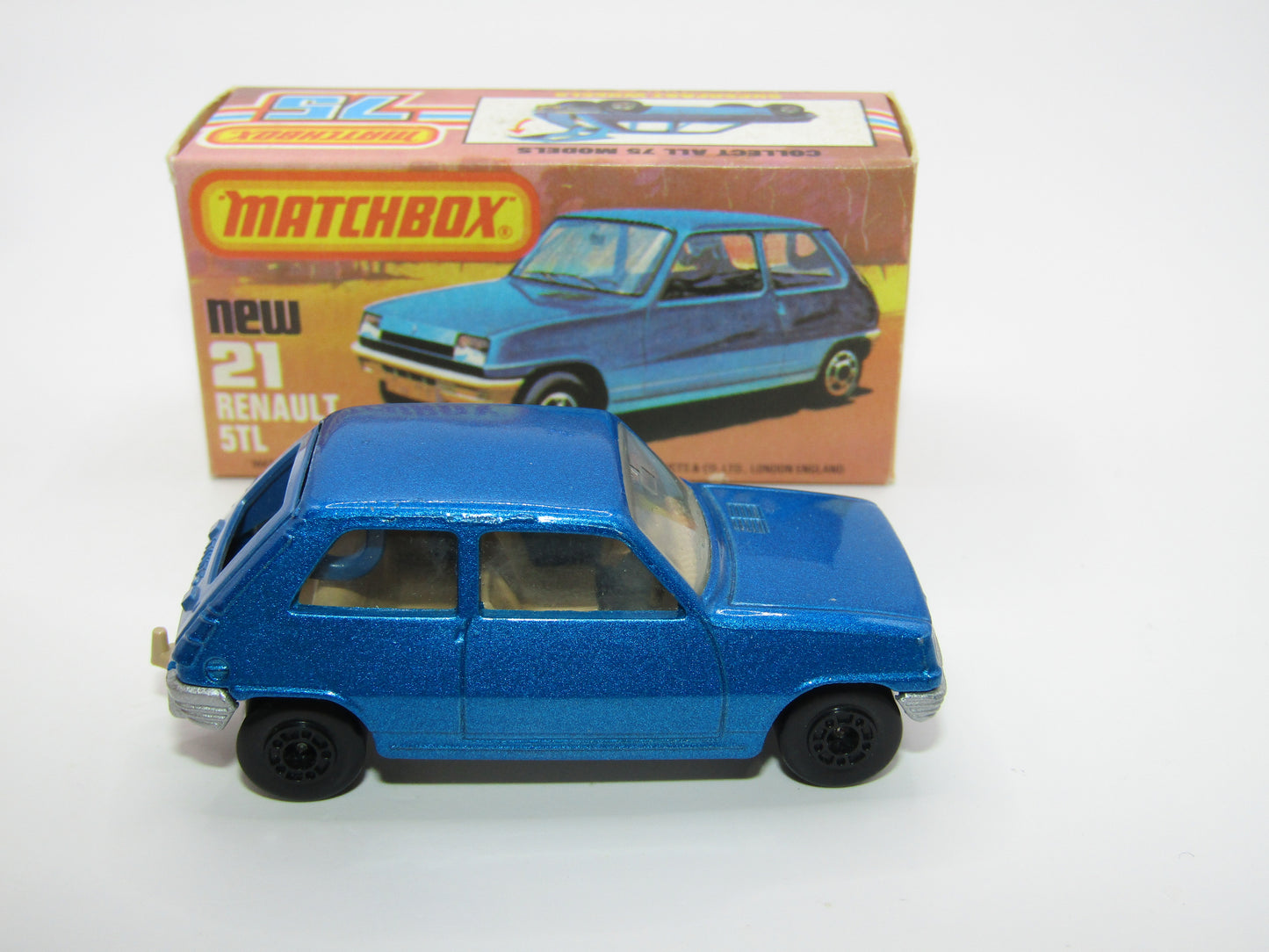 Matchbox Superfast No 21C Renault 5TL Blue BLACK HUBS Silver Base