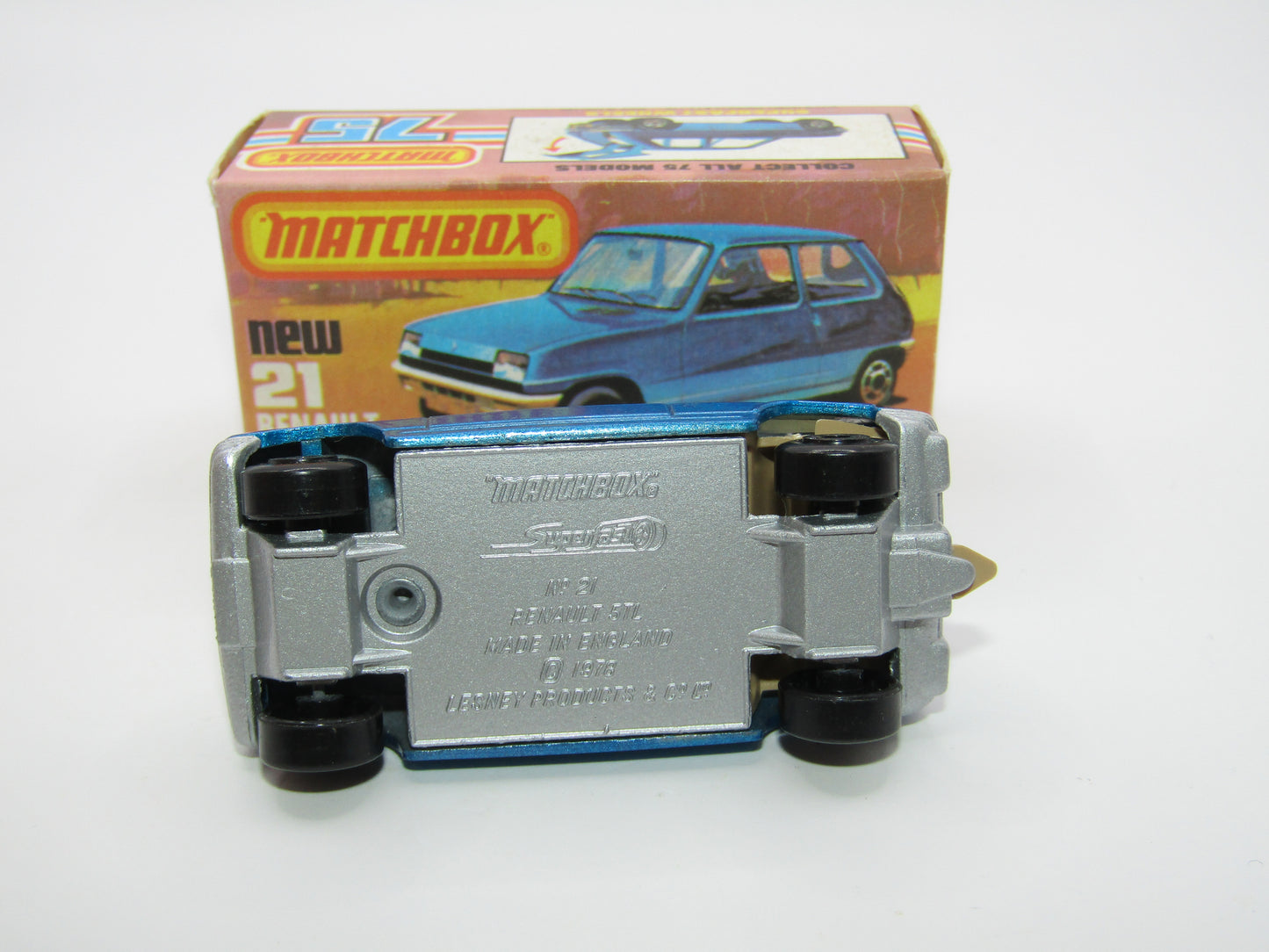 Matchbox Superfast No 21C Renault 5TL Blue BLACK HUBS Silver Base